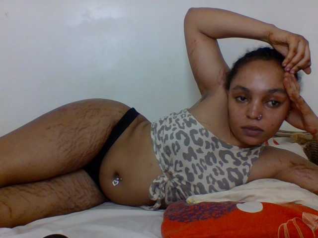 Candy011 live cam preview