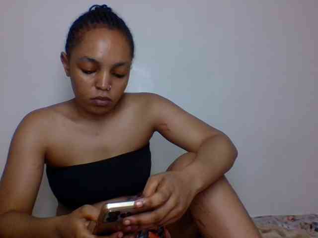 Candy011 webcam