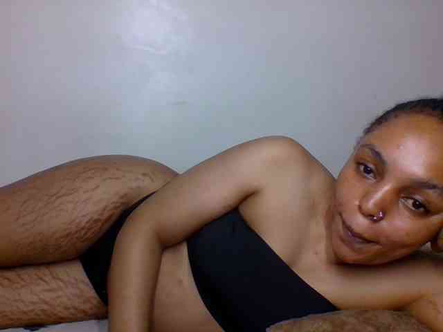 Candy011 webcam