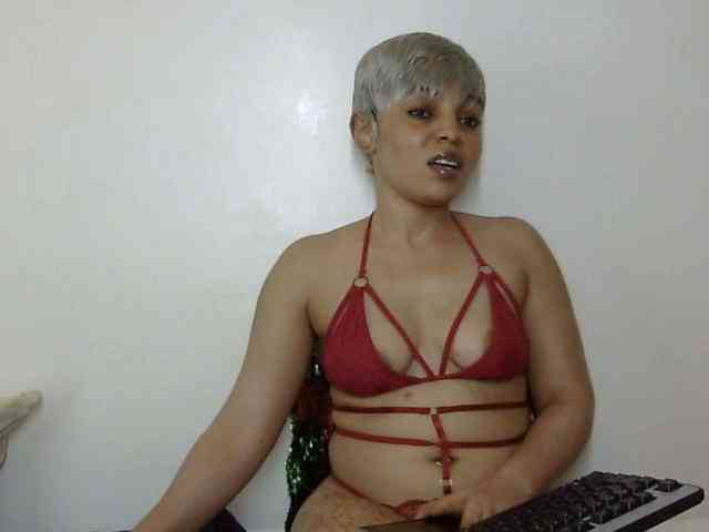 Candy011 webcam