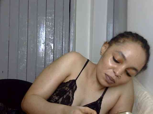 Candy011 webcam
