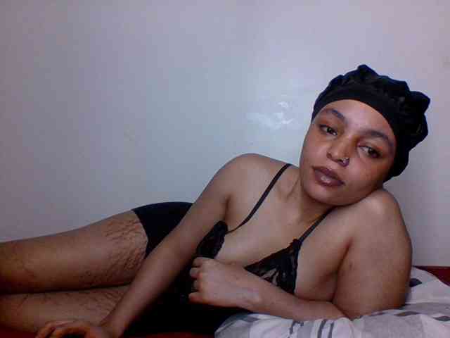 Candy011 webcam