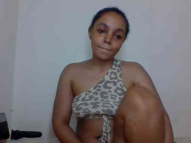 Candy011 webcam