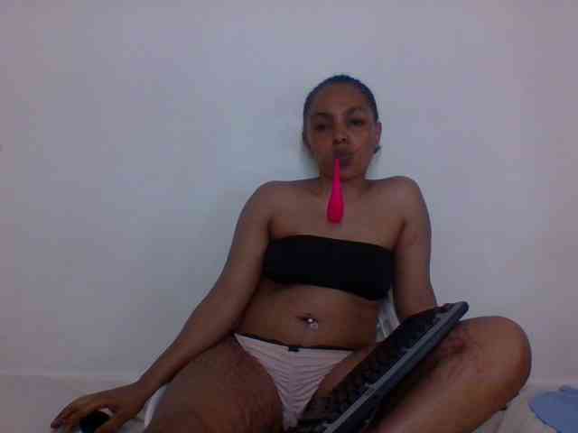 Candy011 webcam