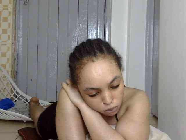 Candy011 webcam