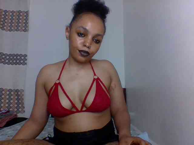 Candy011 webcam