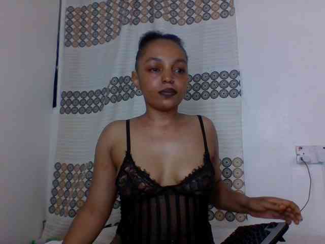 Candy011 webcam