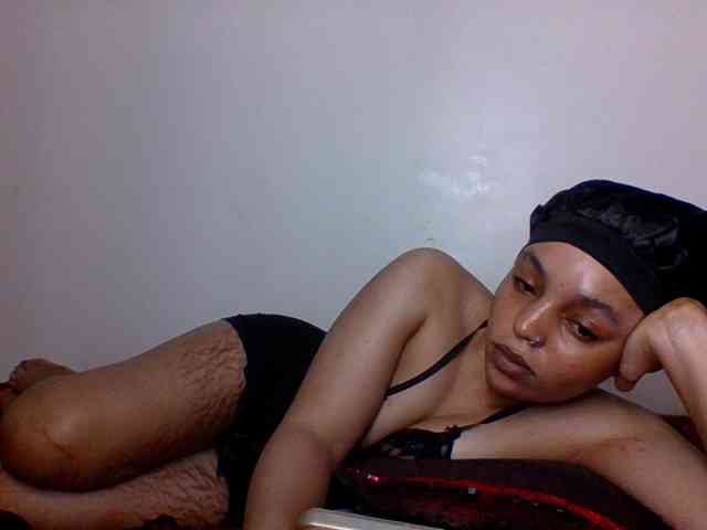 Candy011 webcam