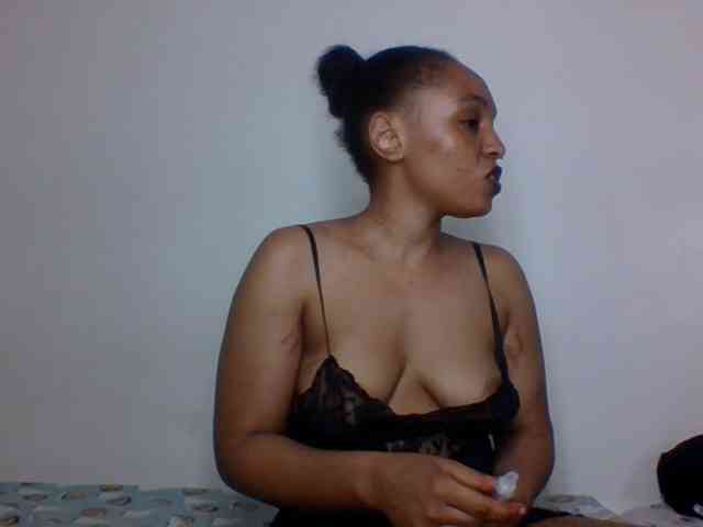 Candy011 webcam