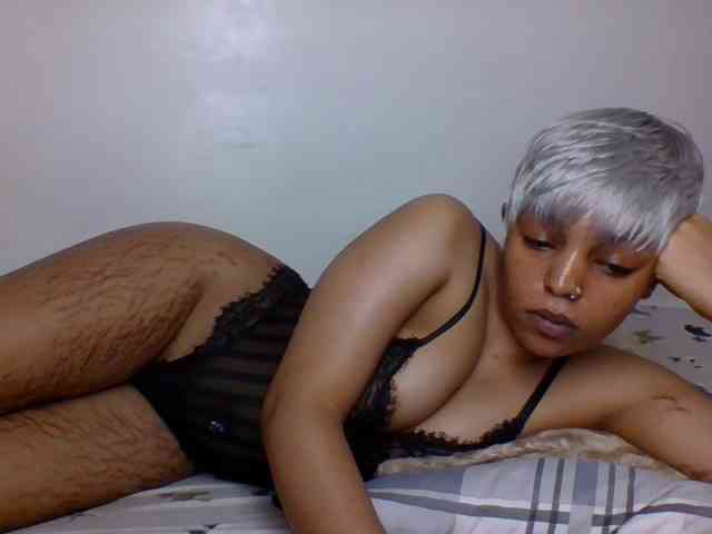 Candy011 webcam