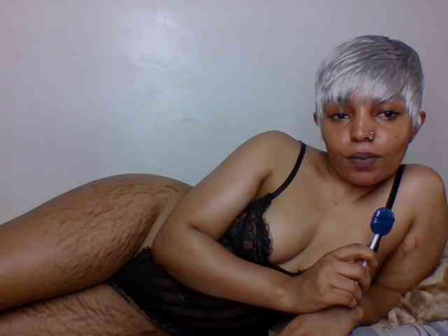 Candy011 webcam