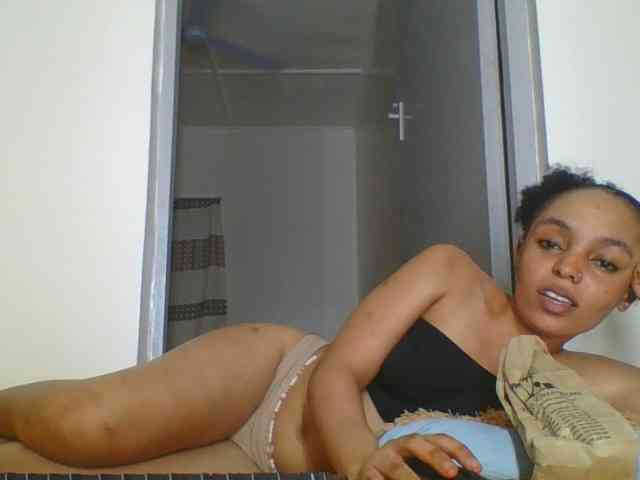 Candy011 Live Webcam on BongaCams