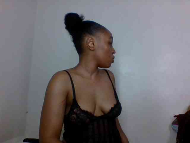 Candy011 webcam