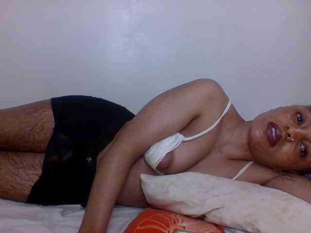 Candy011 webcam