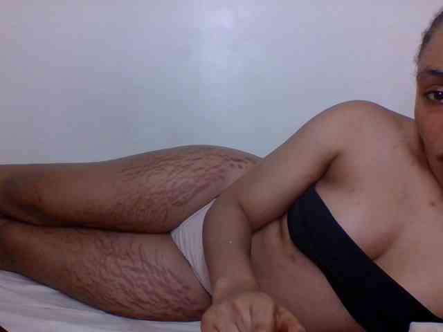 Candy011 webcam