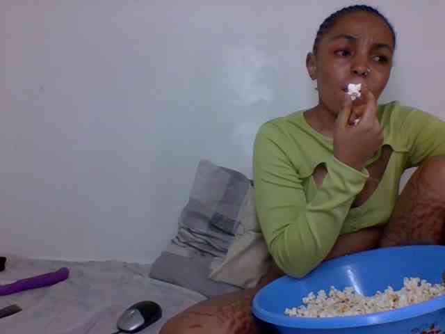 Candy011 webcam