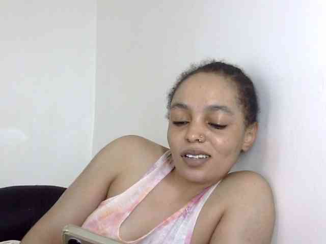 Candy011 webcam