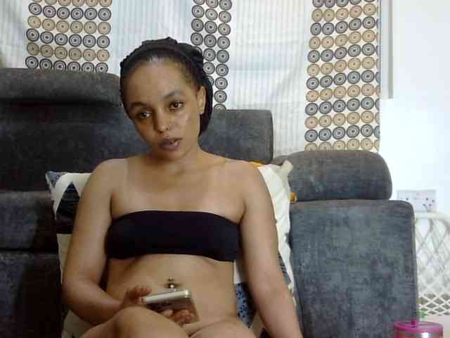 Candy011 webcam