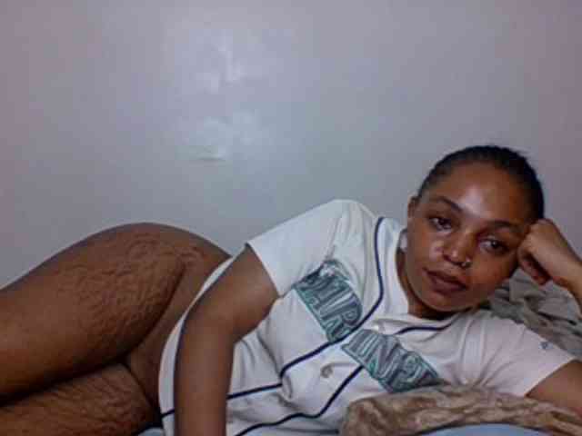 Candy011 webcam