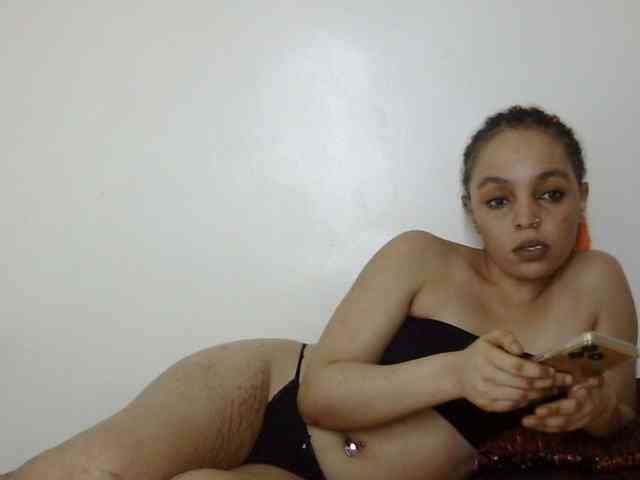 Candy011 webcam