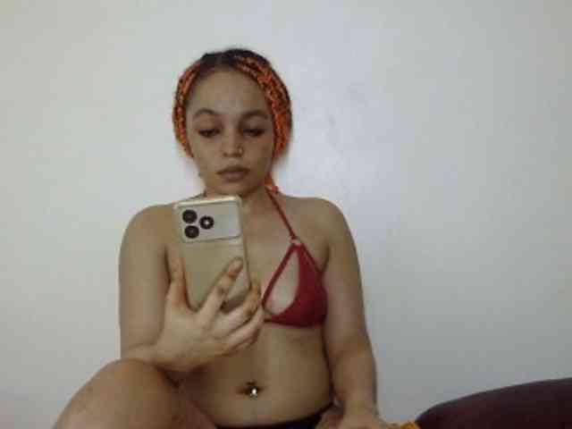 Candy011 webcam
