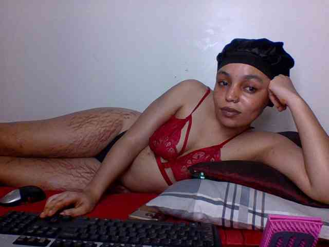 Candy011 webcam
