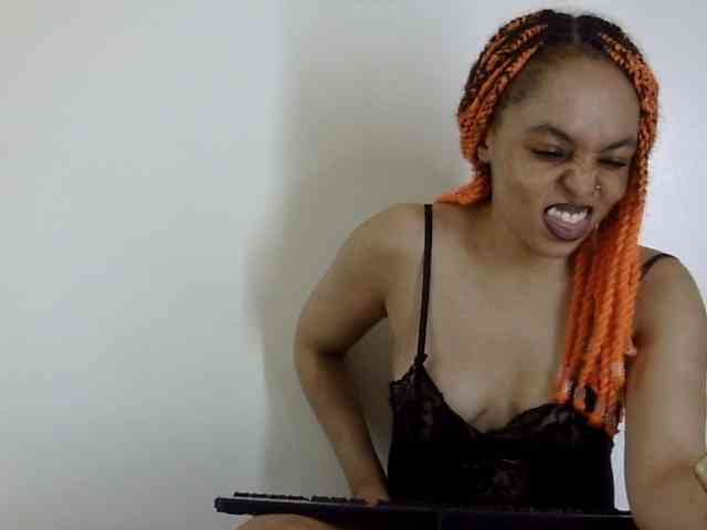 Candy011 webcam