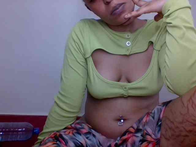 Candy011 webcam