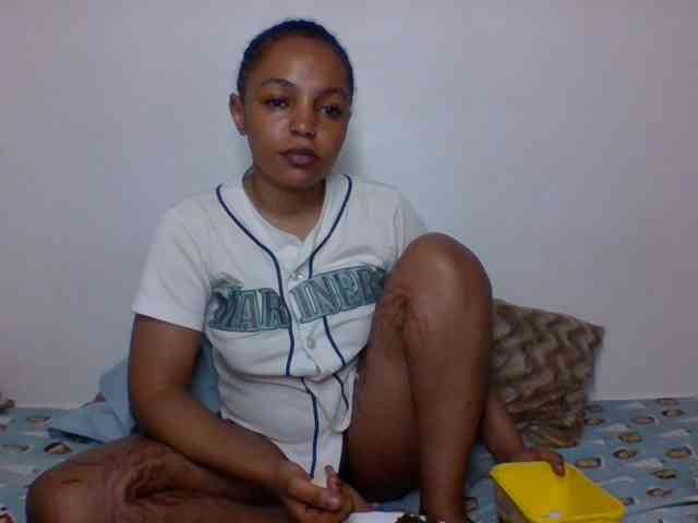 Candy011 webcam