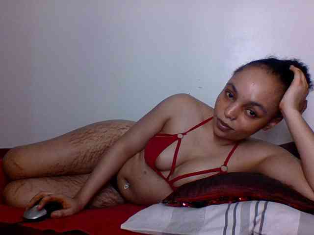 Candy011 webcam