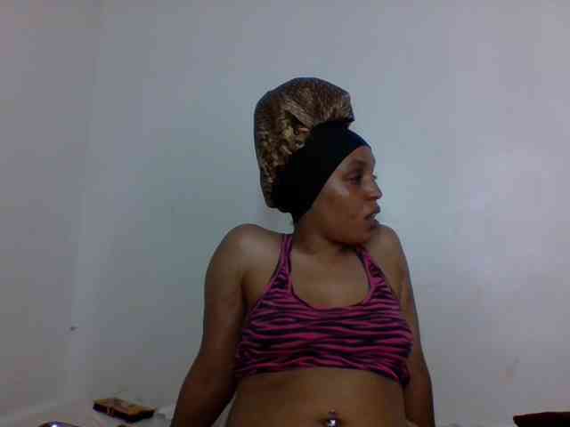 Candy011 webcam
