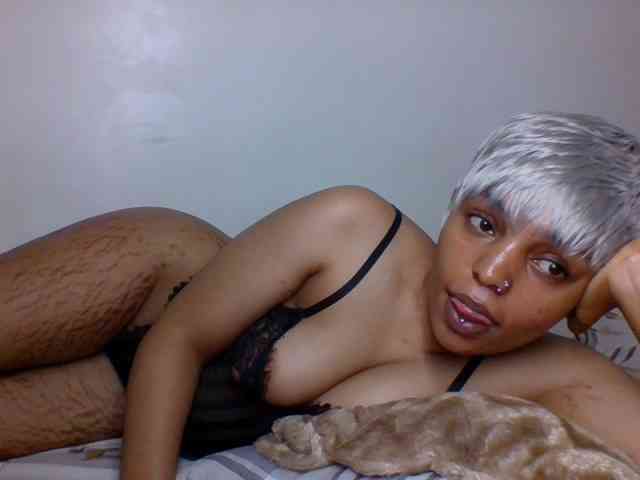 Candy011 webcam