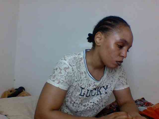 Candy011 webcam