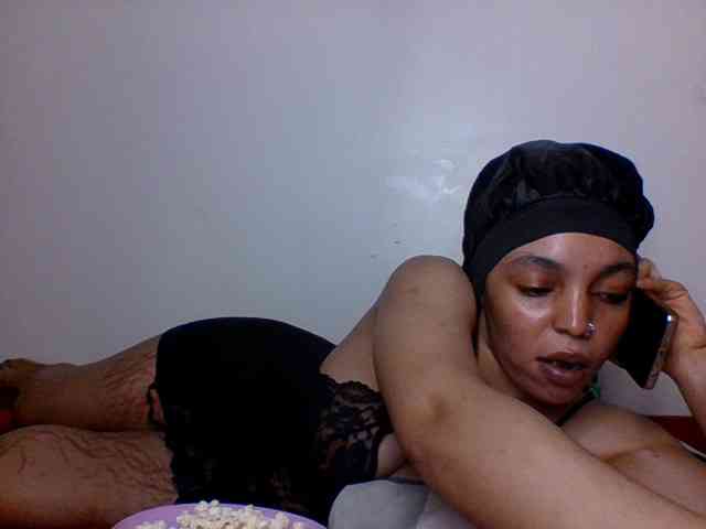 Candy011 webcam