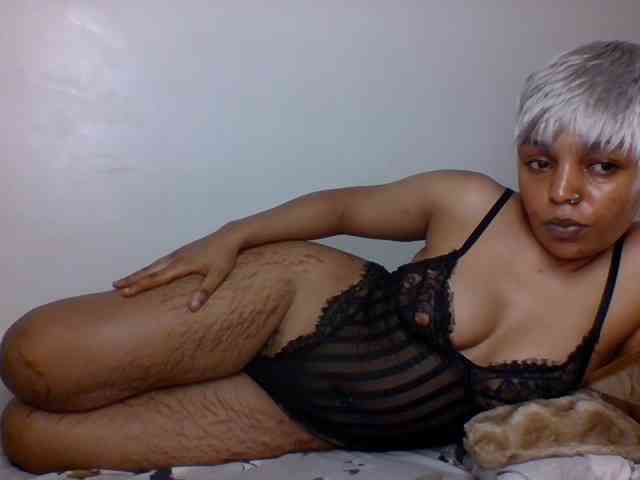 Candy011 webcam