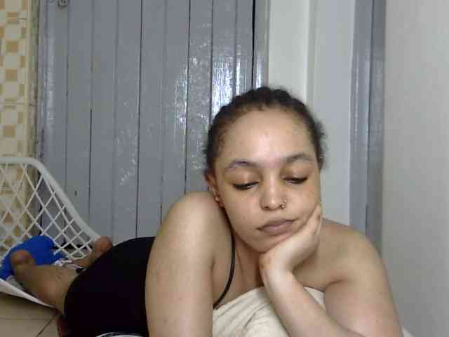 Candy011 webcam