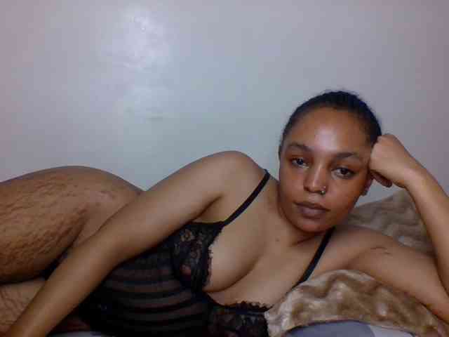 Candy011 webcam