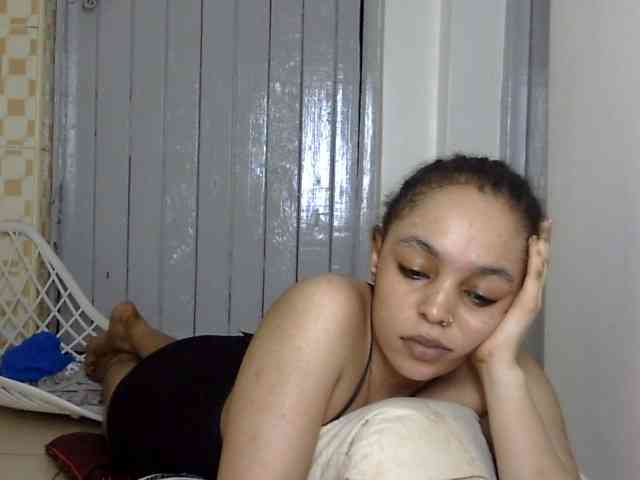 Candy011 webcam