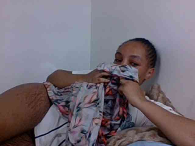 Candy011 webcam