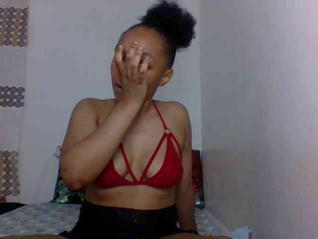 Candy011 webcam