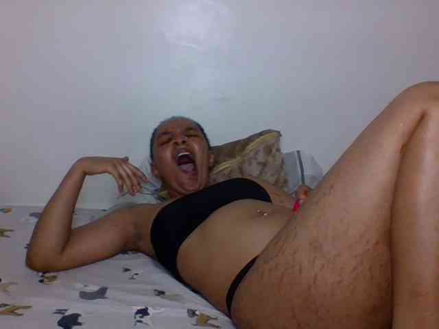 Candy011 webcam