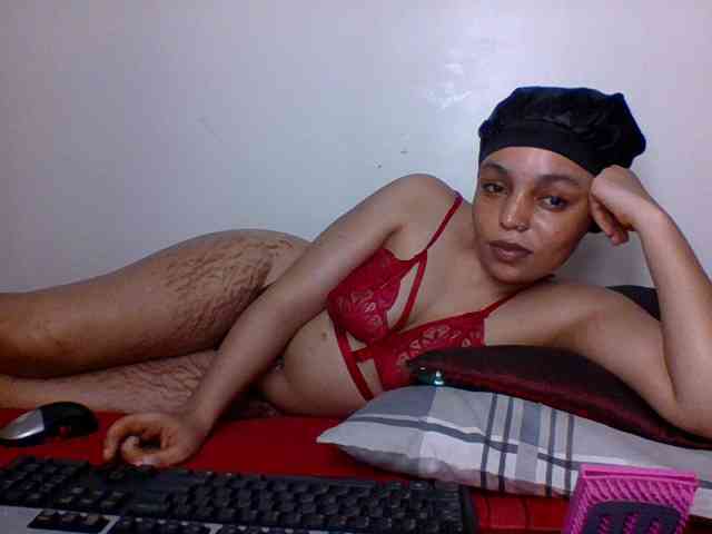Candy011 webcam