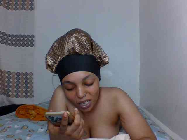 Candy011 webcam