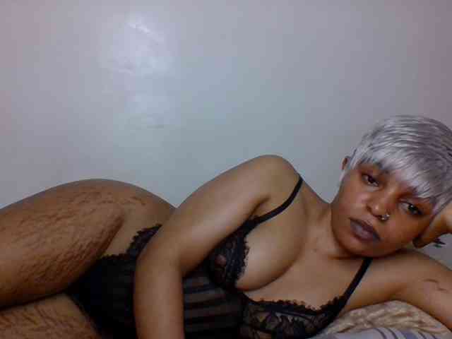 Candy011 webcam
