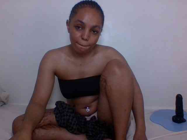 Candy011 webcam