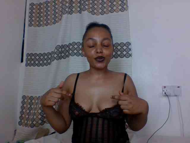 Candy011 webcam