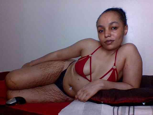 Candy011 webcam