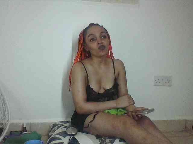 Candy011 webcam