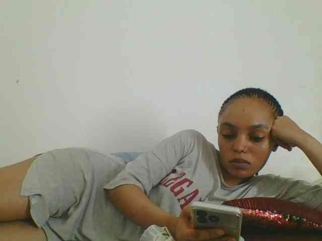 Candy011 webcam