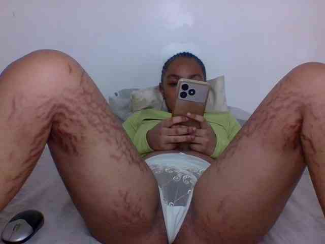 Candy011 webcam